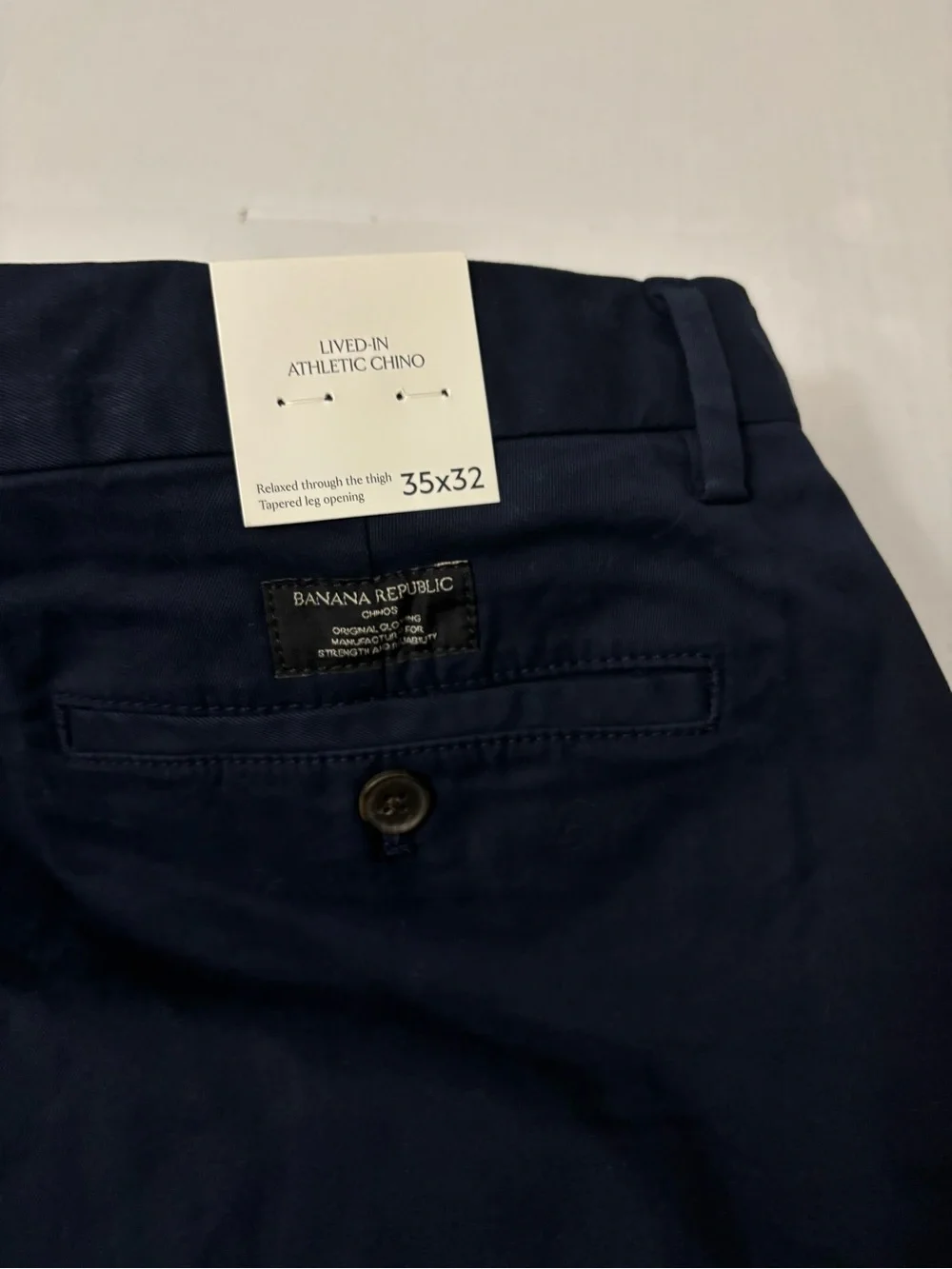 Banana Republic ATHLETIC LIVED-IN CHINO Men Size 35x32 inseam 31”